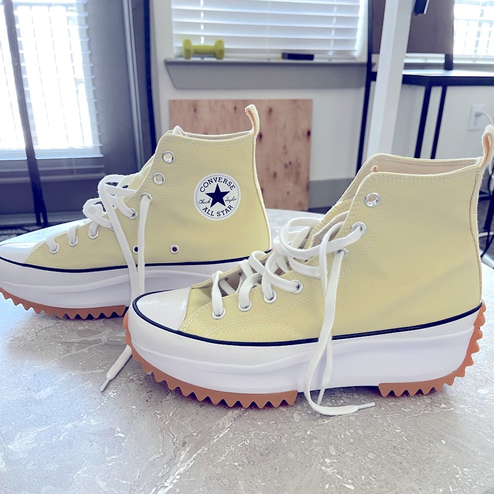 Converse men’s shoes high top sneakers, new, unused, size 9.5